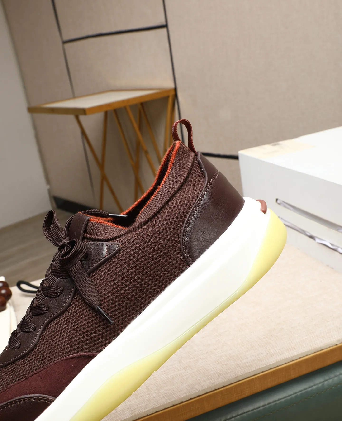 Men's shoes 💰620 🔥𝐥𝐨𝐫𝐨 𝐏𝐢𝐚𝐧𝐚 lp classic loafers, an Italian treasure brand, the only brand that can match Hermès! Only after wearing it do we realize that we can’t live up to our feet. The upper is made of imported first-layer cowhide with breathable fly-knit fabric, water-dyed cowhide foot pads, and the official original glass rubber outsole and pendant. Exclusive original packaging (tag ➕ brand paper ➕ outer box ➕ hand bag) code number: 38-44. Can be customized 45-46